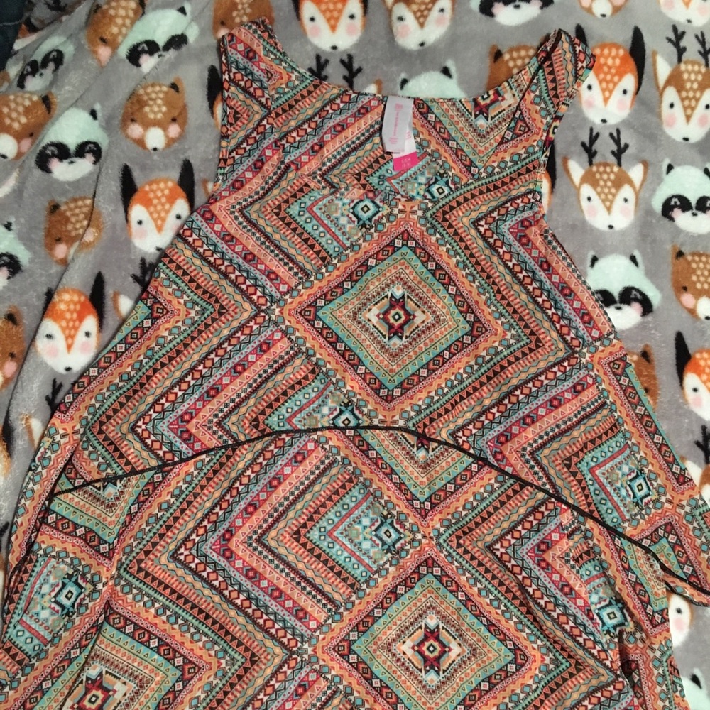 *NWT* Juniors tank with cutout back